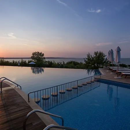 호텔 Santa Marina Village 소조폴