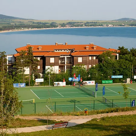 Santa Marina Village 호텔