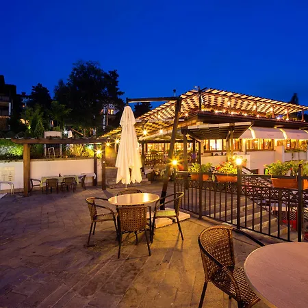 Santa Marina Village 호텔