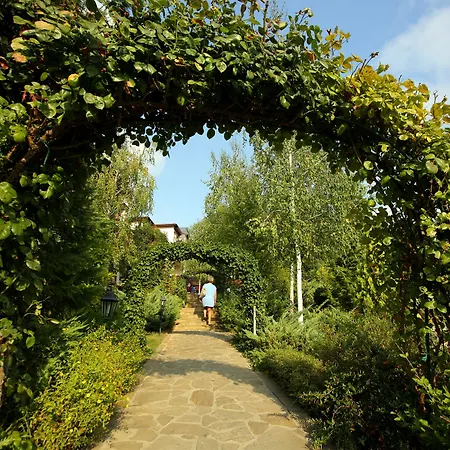 Santa Marina Village 소조폴