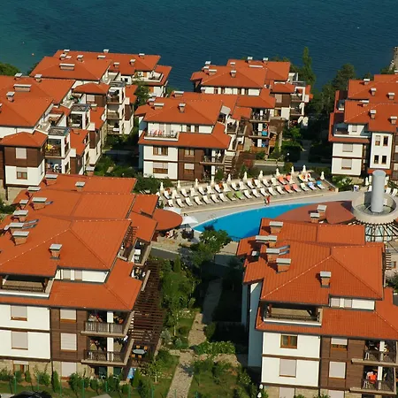 Santa Marina Village 호텔