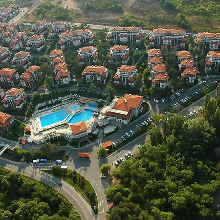 Santa Marina Village 호텔