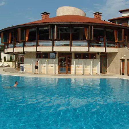 Santa Marina Village Hotel