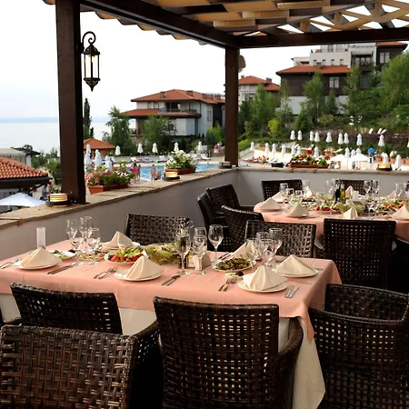 Santa Marina Village Hotel