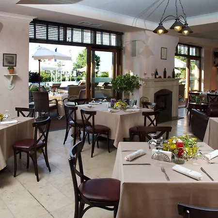 Hotel Santa Marina Village
