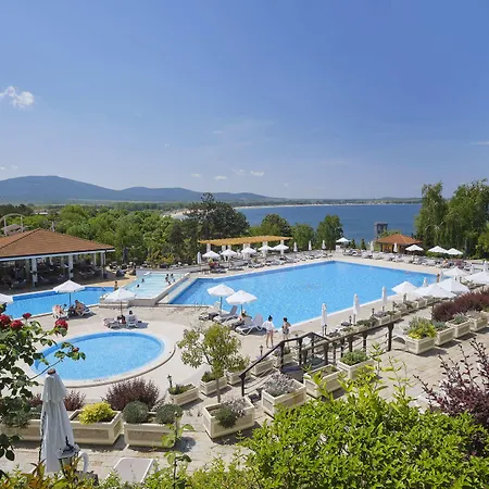 Santa Marina Village Hotel *